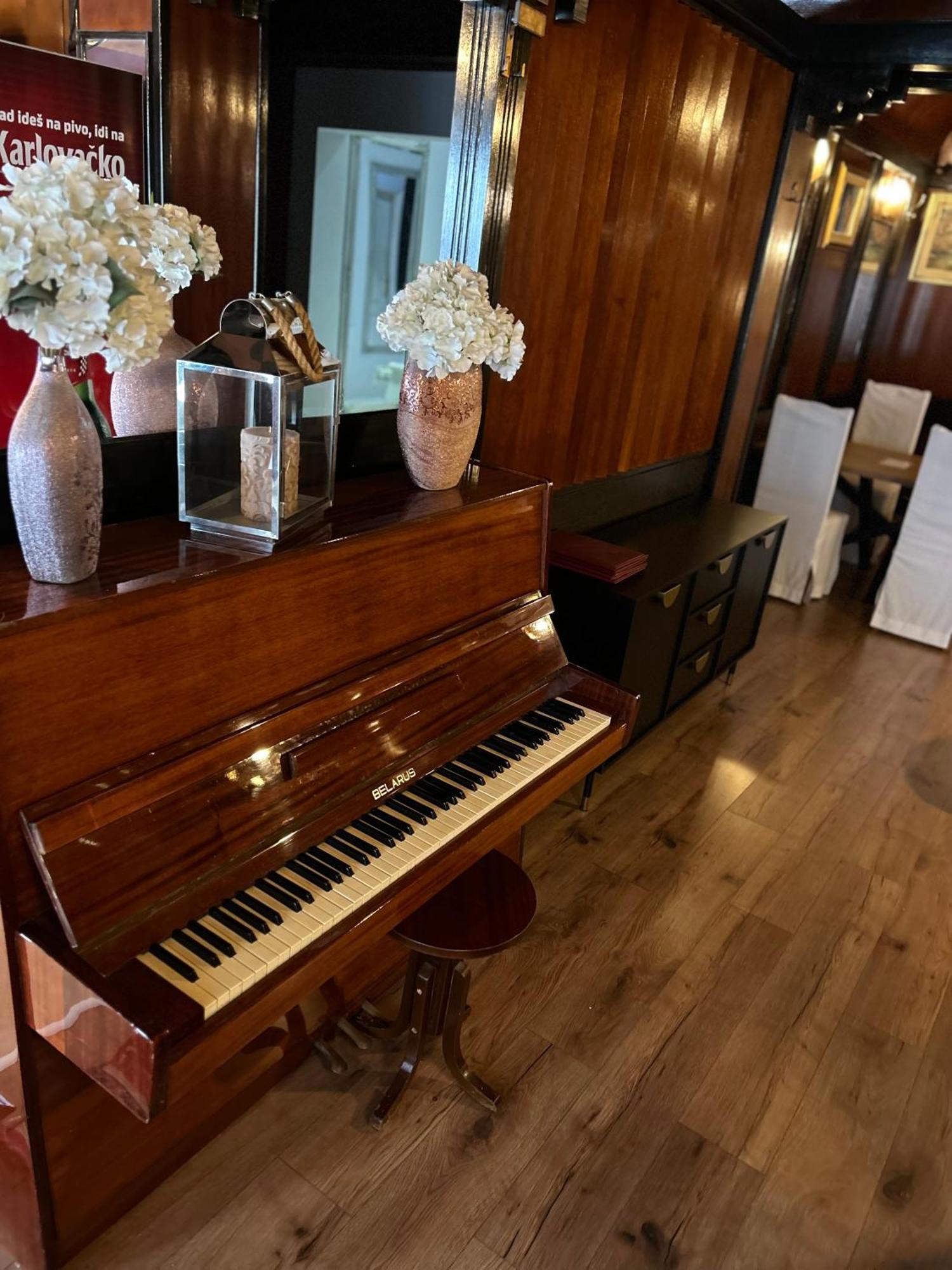 Hotel Martini Zagreb Hotel And Restaurant سيسفيت المظهر الخارجي الصورة